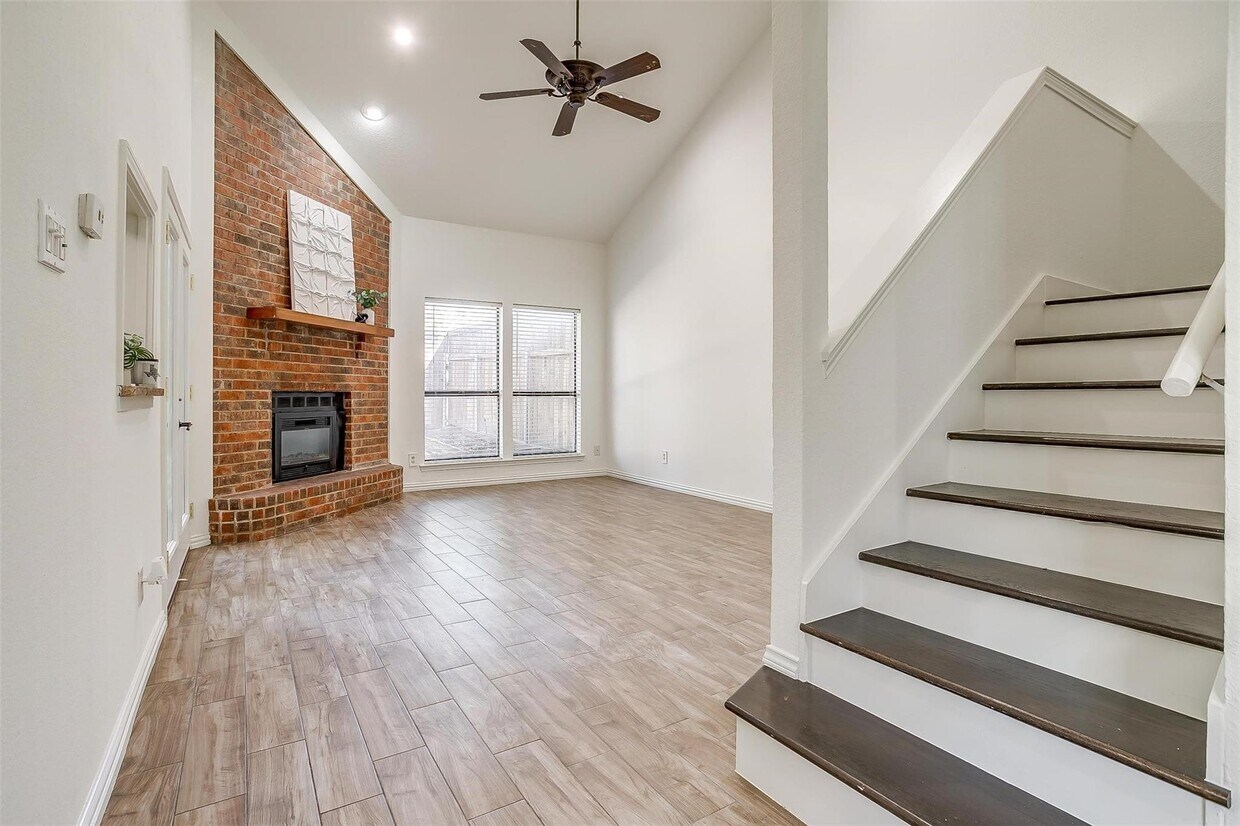 115 Brentwood Ct, Irving, TX 75061 Townhome Rentals in Irving TX