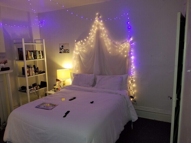 Bedroom 1 - 338 Joncaire St Apartments