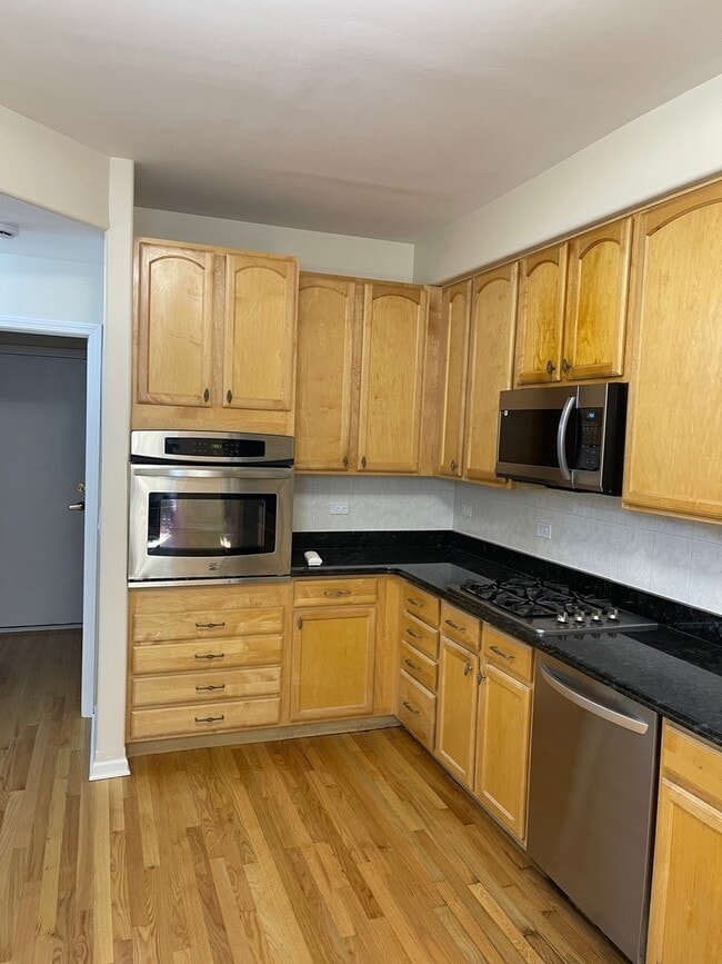 Building Photo - 1220 S Christine Ct
