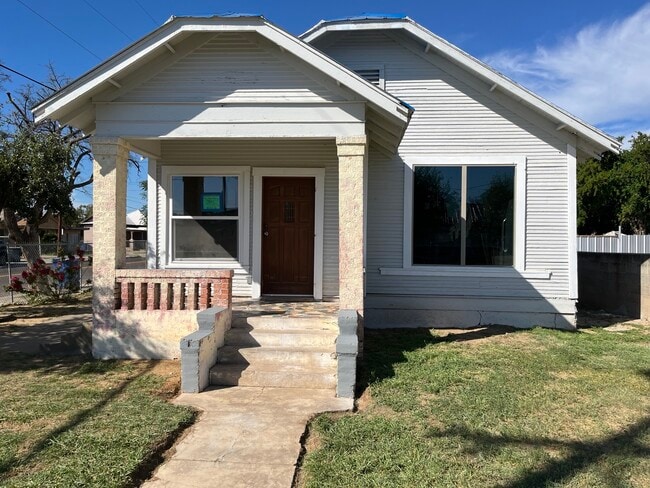 Building Photo - 402 Corpus Christi St