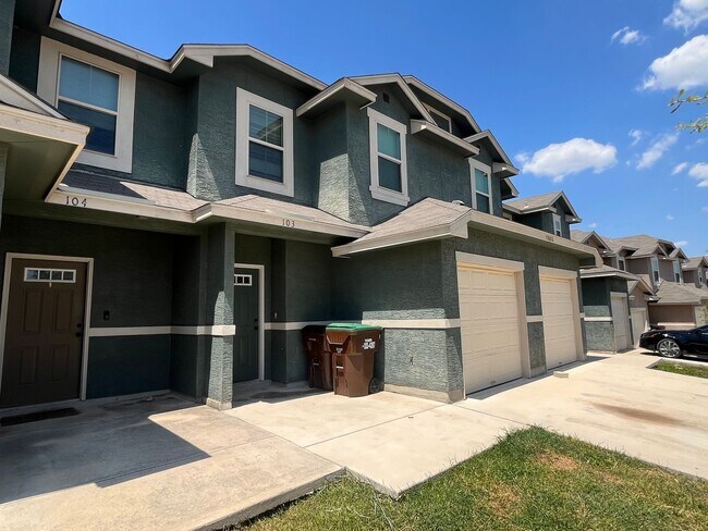 Foto del edificio - 7003 Donovan Wy