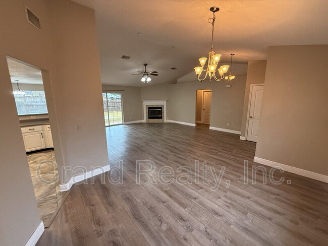 Foto del edificio - 4754 Winterdale Dr