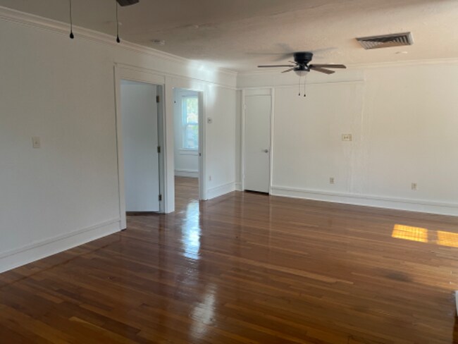 Foto del edificio - 1412 Dauphin Ln