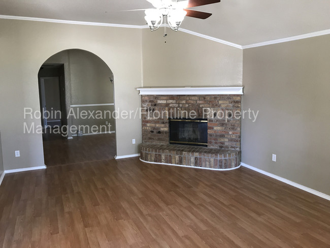 Building Photo - 816 Carrington Dr