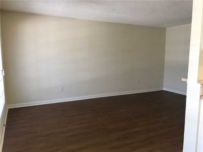 Foto del edificio - 4709 Harmon Ave