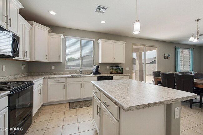 Building Photo - 18013 W Tina Ln