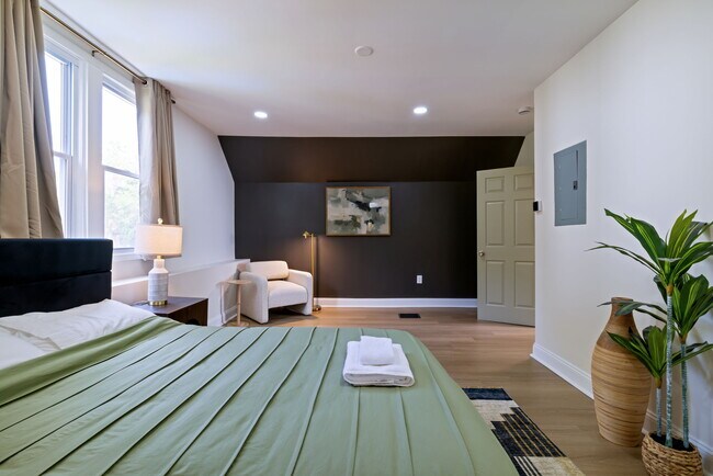 Dormitorio - 845 Chislett St