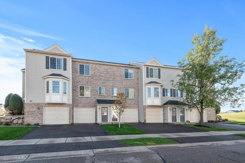 4823 Elm Dr N, Hugo, MN 55038 Townhome Rentals in Hugo MN