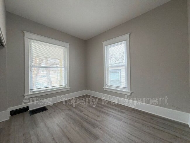 Building Photo - 126 S 28th St