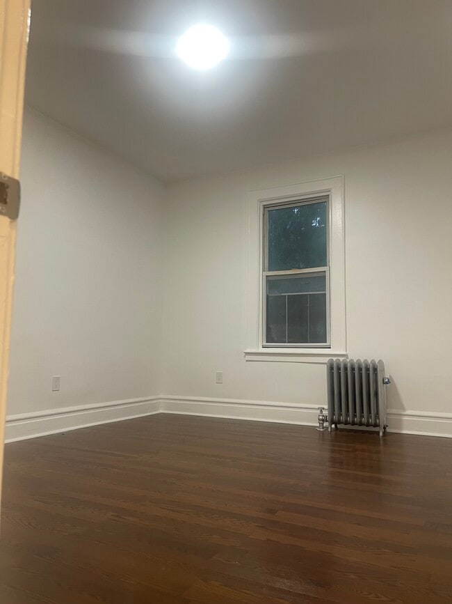Building Photo - 54 Poe Ave
