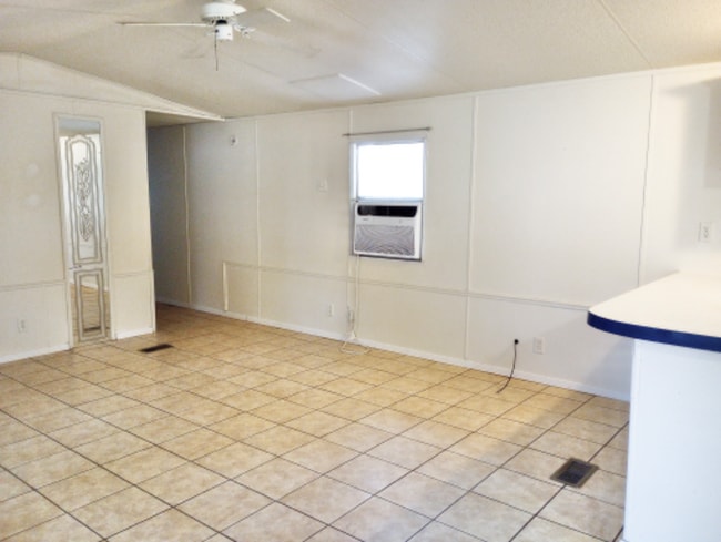 Building Photo - 6345 N Dona Ana Rd