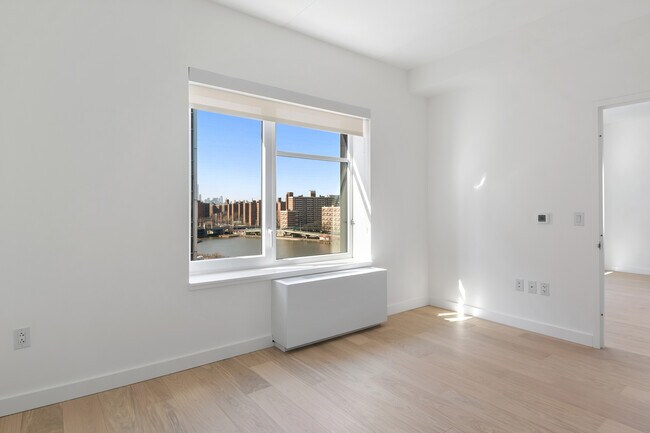 Foto del edificio - 445 Gerard Ave