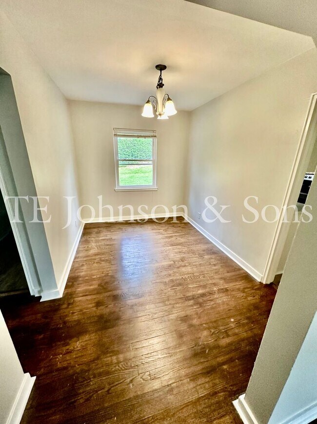 Foto del edificio - Charming 2 Bedroom Condo in Winston-Salem – Prime Location, Modern Comforts, and Convenience!