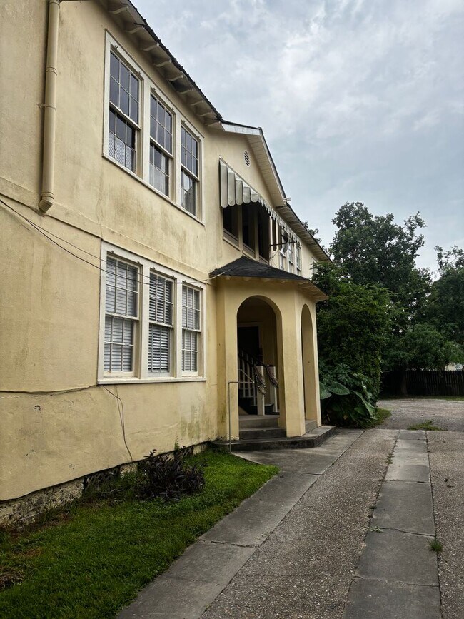Foto del edificio - 730 Spanish Town Rd
