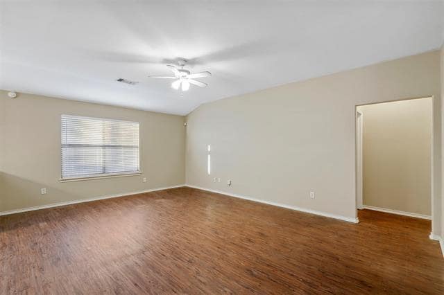 Foto del edificio - 2811 Briarbrook Dr