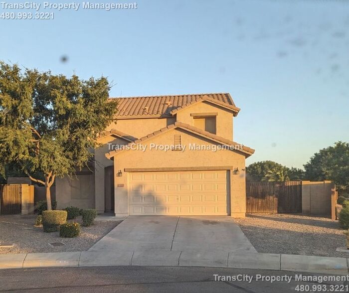 Large 2 Story Home, 5 Bedrooms, garage, la... House for Rent in Queen