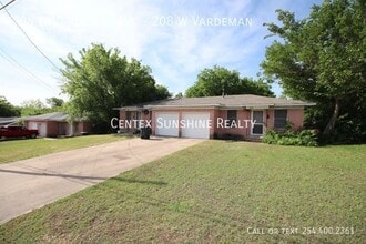 Building Photo - 208 W Vardeman Ave