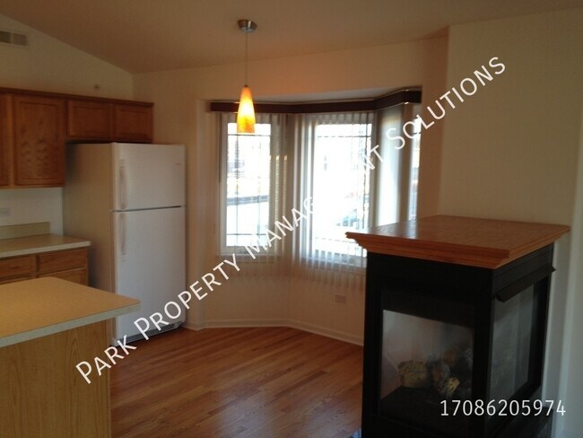 Foto del edificio - Oak Forest - 2 Bedroom, 2 Bath Penthouse C...