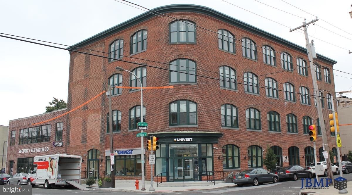 Primary Photo - 1642 Fairmount Ave