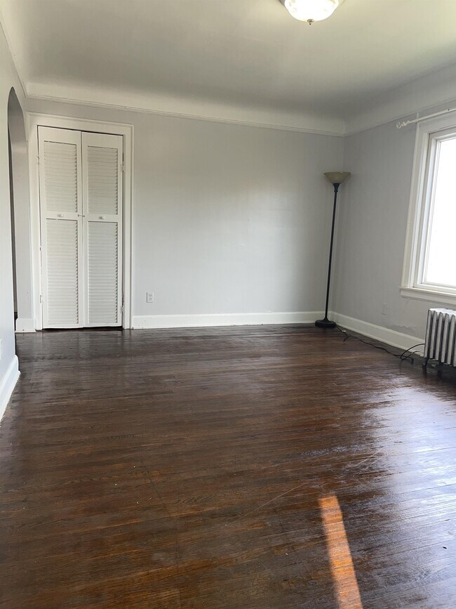 Foto del edificio - 5733 Lakewood St