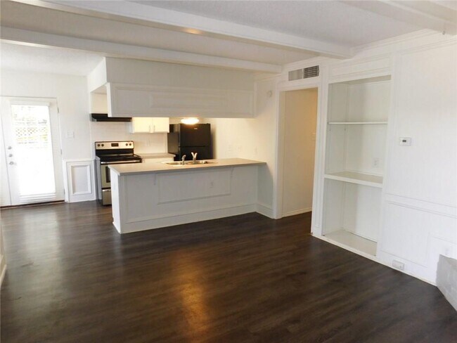 Foto del edificio - 3308 Hycreek Dr