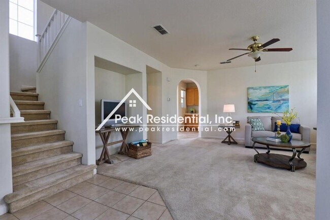 Building Photo - 3 br, 2.5 bath House - 736 Ferrier Wy