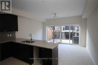 Building Photo - 44 Mannar Dr