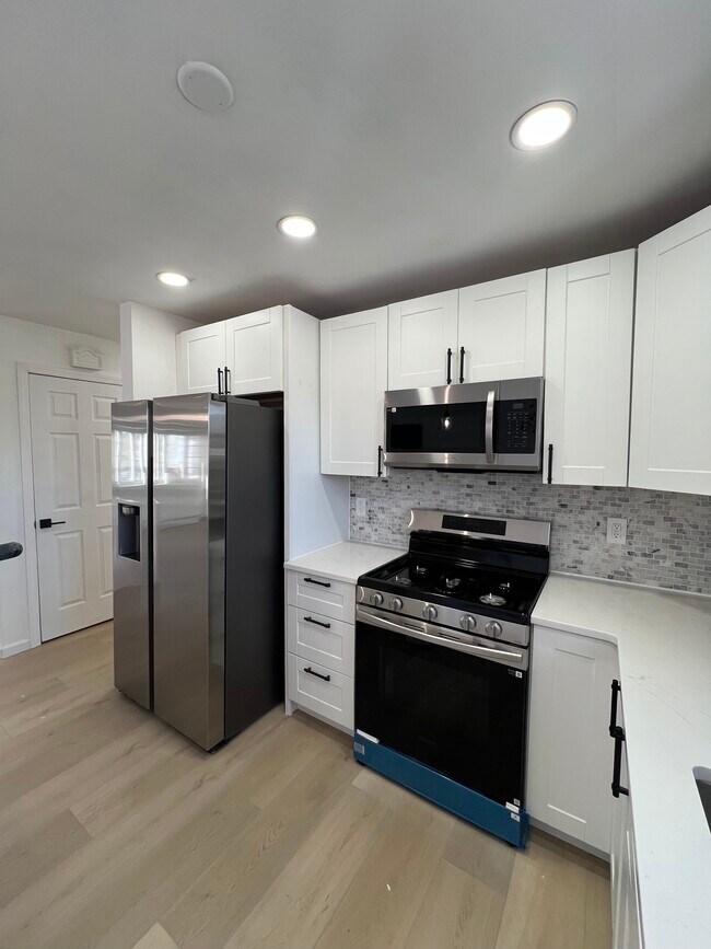 Building Photo - 222 Freida St