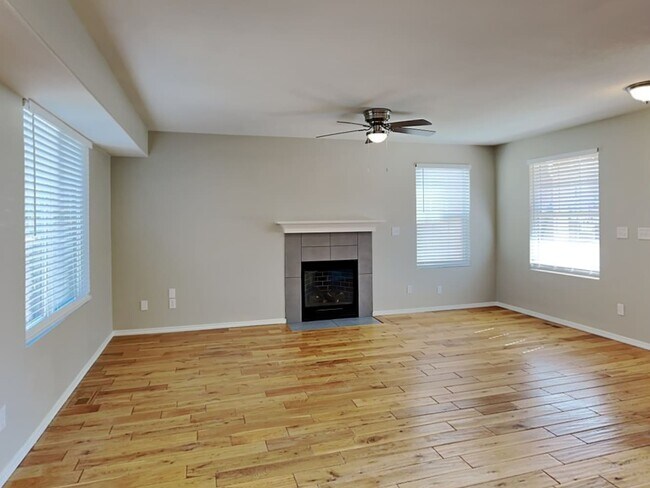 Building Photo - 732 Ridgebury Pl