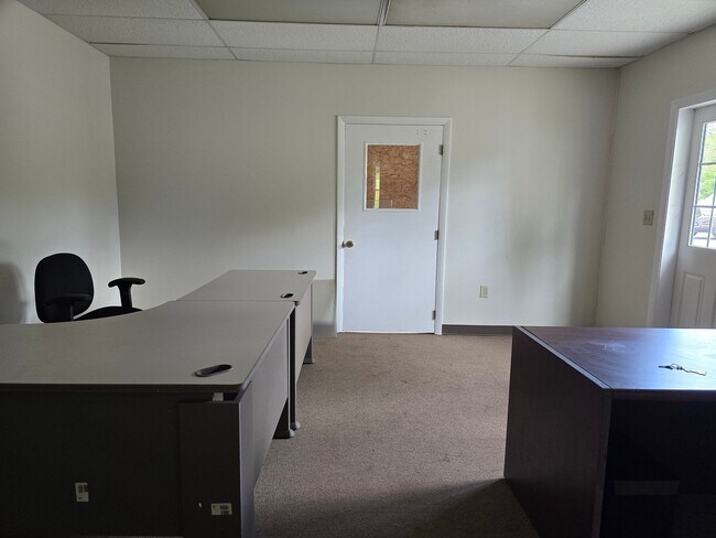 Foto del edificio - 443 Fairwood Rd
