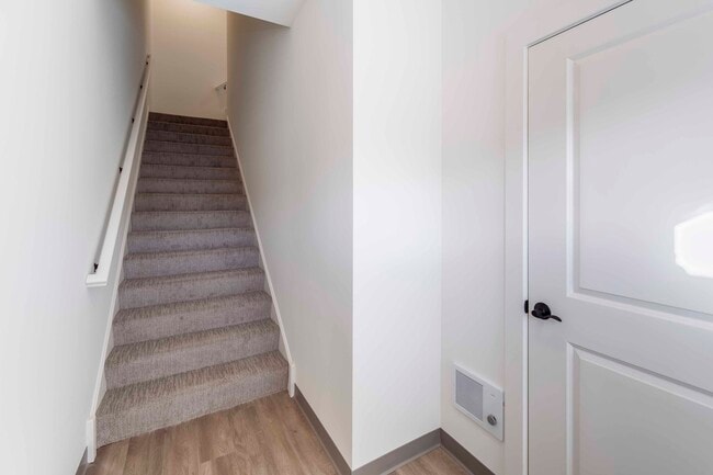 Building Photo - Tuckaway Townhomes