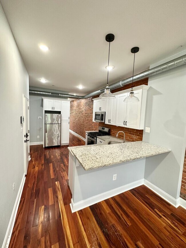 Foto del edificio - 3220 West Diamond Street - DNM(10/15/2023)