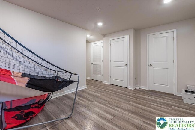 Foto del edificio - 4936 Brookside Ct