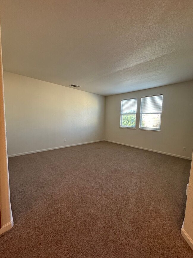 Foto del edificio - Move-In Ready Two-Story Rental with Loft a...