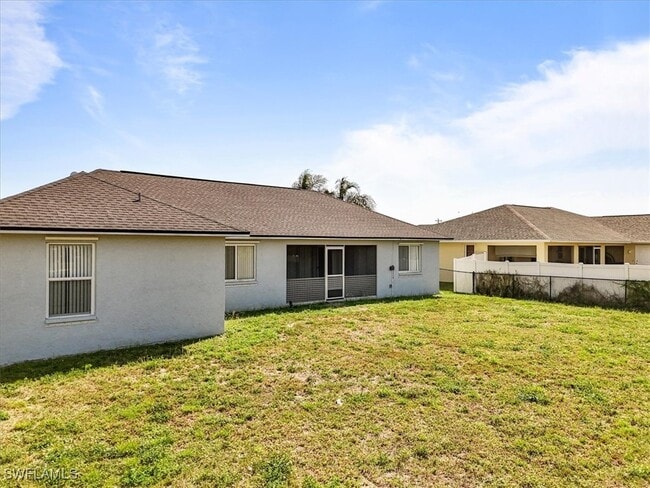 Building Photo - 205 SW 19th Terrace