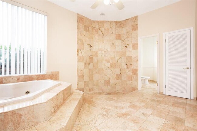 Building Photo - 5879 SW 178th Ave