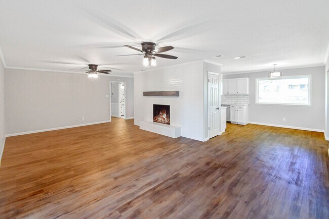 Foto del edificio - Available Now! Newly Remodeled 4 Bed 3 Bat...