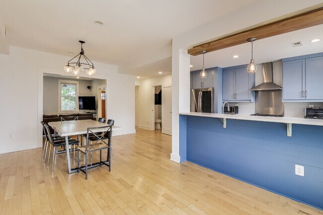 Foto del edificio - 646 Keefer Pl NW