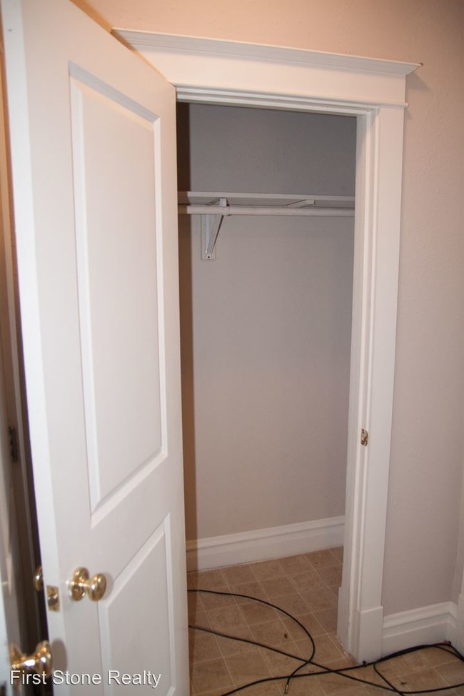 Building Photo - 1 br, 1 bath  - 3954 Grand Ave 3954 Grand  1S