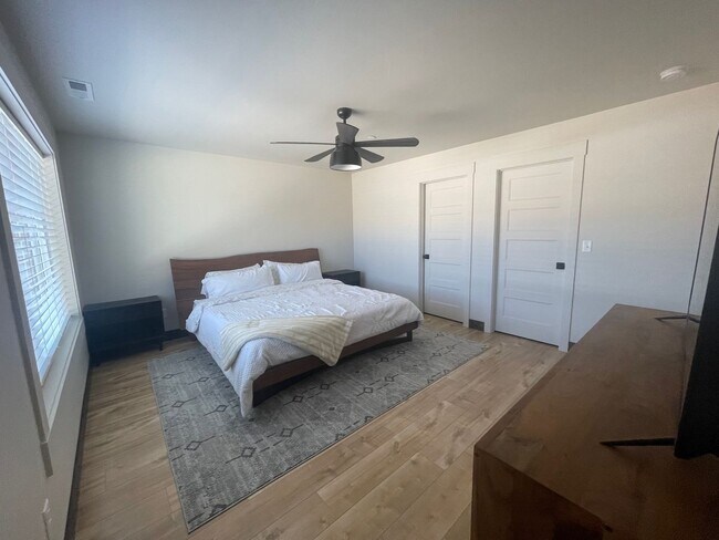 Building Photo - Whitefish townhouse for rent! 3 bed 2.5 ba...