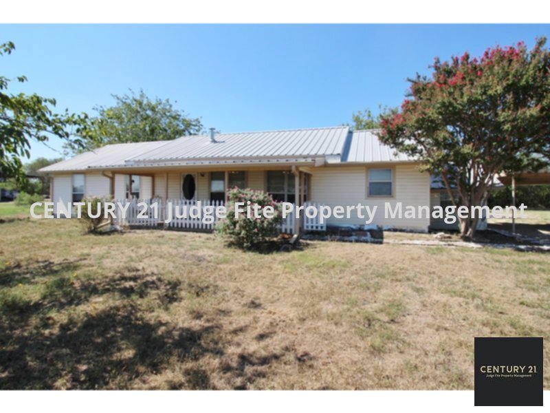 Cute 2/2 Farmhouse Nestled on 2.7 Acres Fo... House Rental in Italy