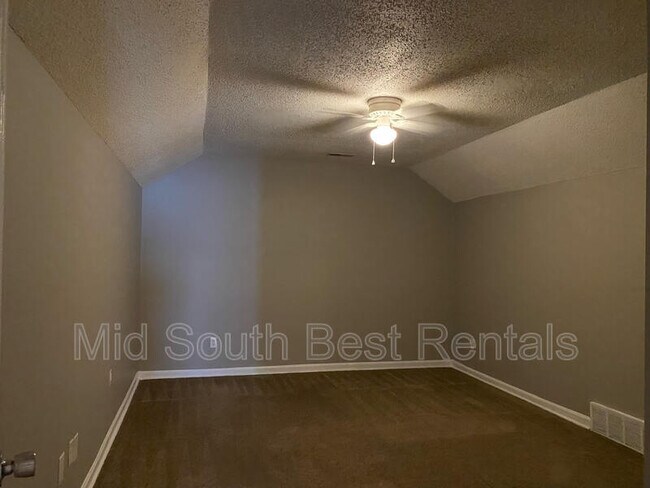 Foto del edificio - 4285 Timber Rise Rd