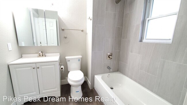 Foto del edificio - 3 br, 1 bath House - 6810 Chippewa Road