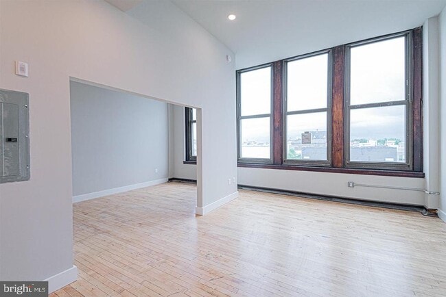 Building Photo - 1300 S 19th St