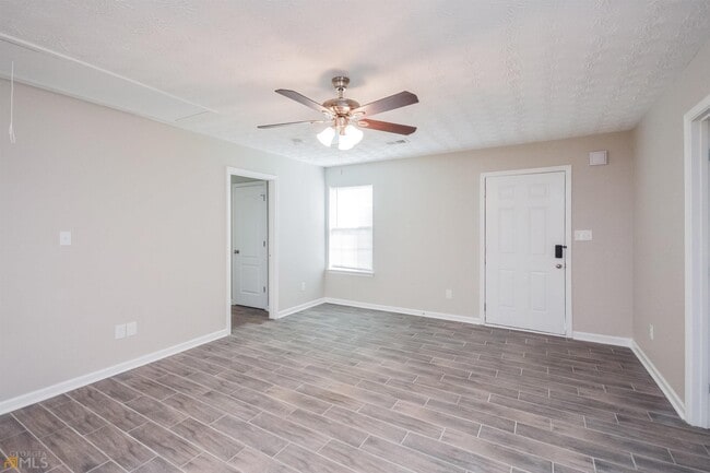 Building Photo - 610 Dove Cove