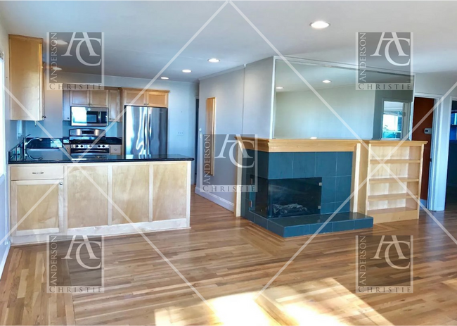 Building Photo - Ocean Front Beach House
