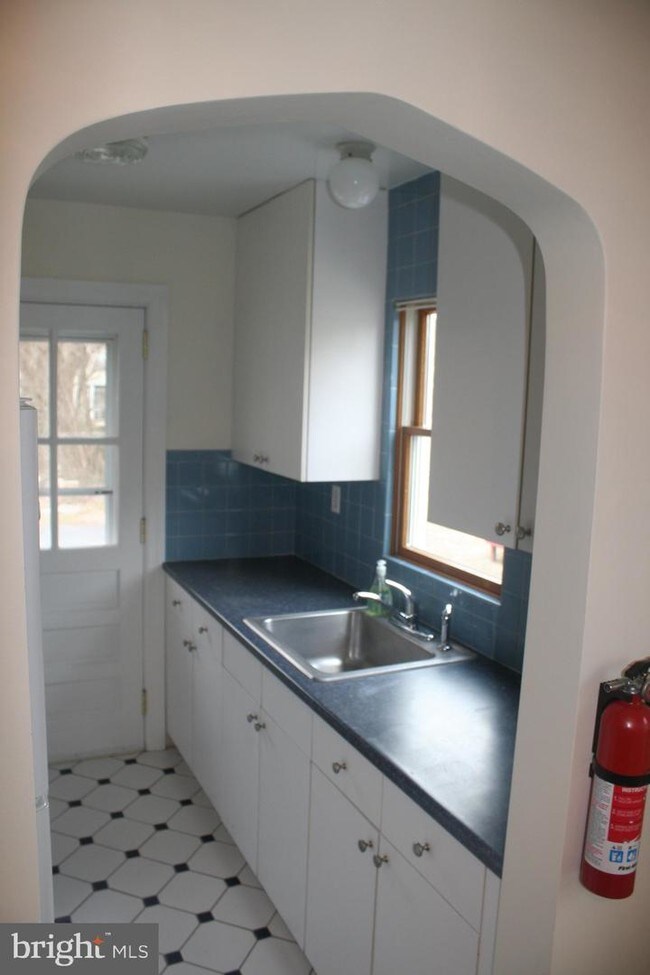 Building Photo - 1009 Parkside Ave