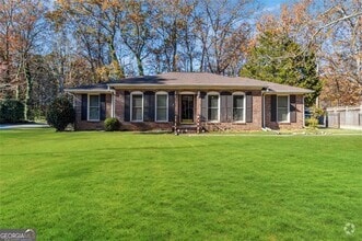 Building Photo - 348 Pine Forest Dr