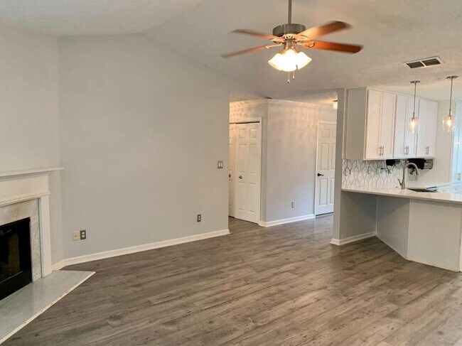 Foto del edificio - 5019 Bathgate Ct