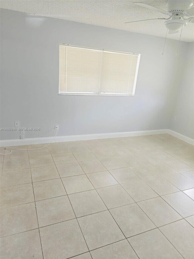 Foto del edificio - 1140 NW 85th Ave